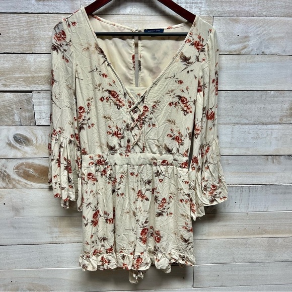 American‎ Eagle Romper Womens Medium Ivory Floral Bell Sleeve Ruffle Pockets - Picture 3 of 12